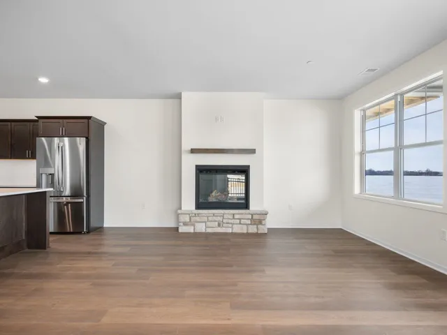 $629,900 | 216 Lakeview Circle, Beaver Dam, WI 53916