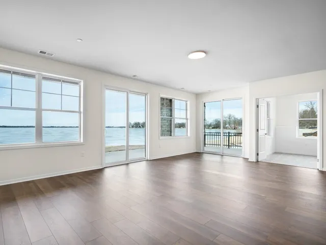 $629,900 | 216 Lakeview Circle, Beaver Dam, WI 53916