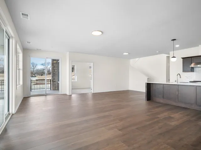 $629,900 | 216 Lakeview Circle, Beaver Dam, WI 53916