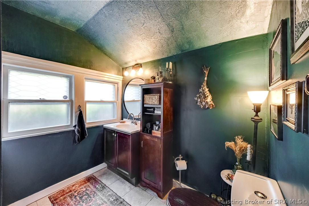 2116 Reno Avenue New Albany, IN 47150 - Photo 46 of 74 2nd full bath with step -n shower