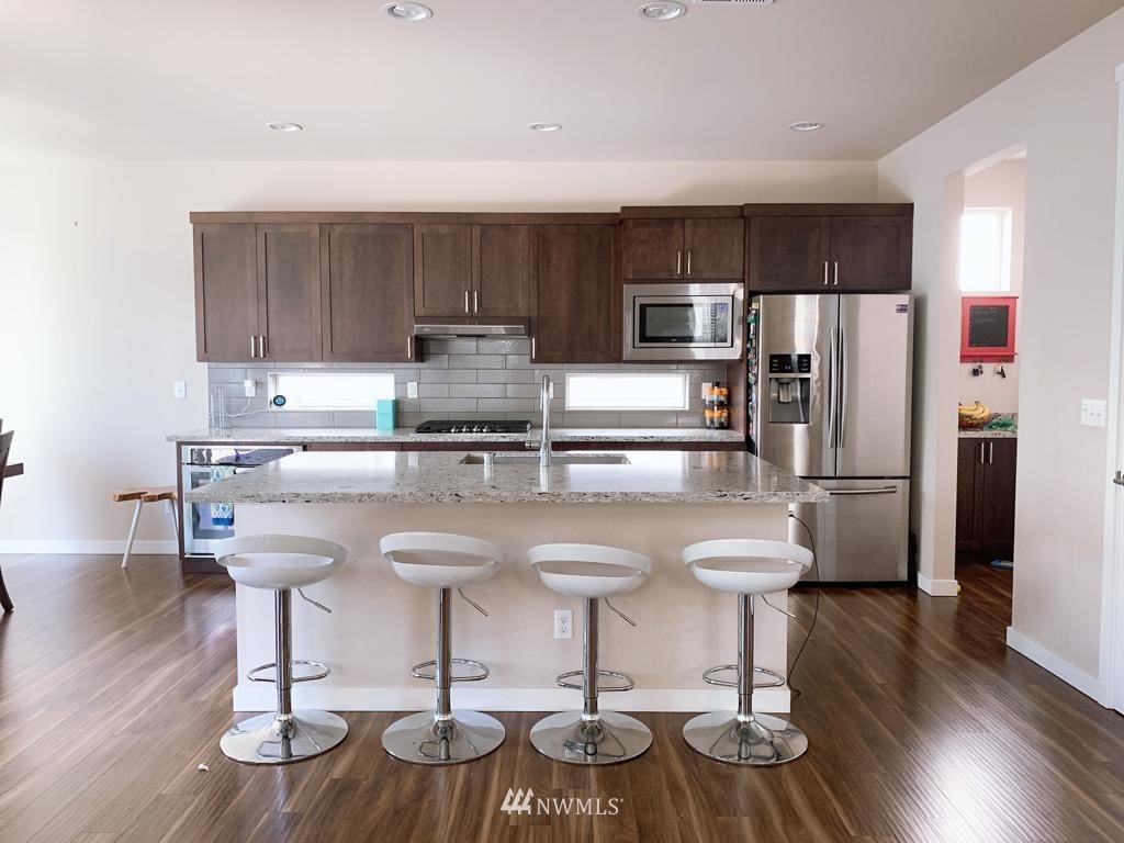 3802 192nd Place Southeast Bothell, WA 98012 - Photo 4 of 14 Gallery Image 4