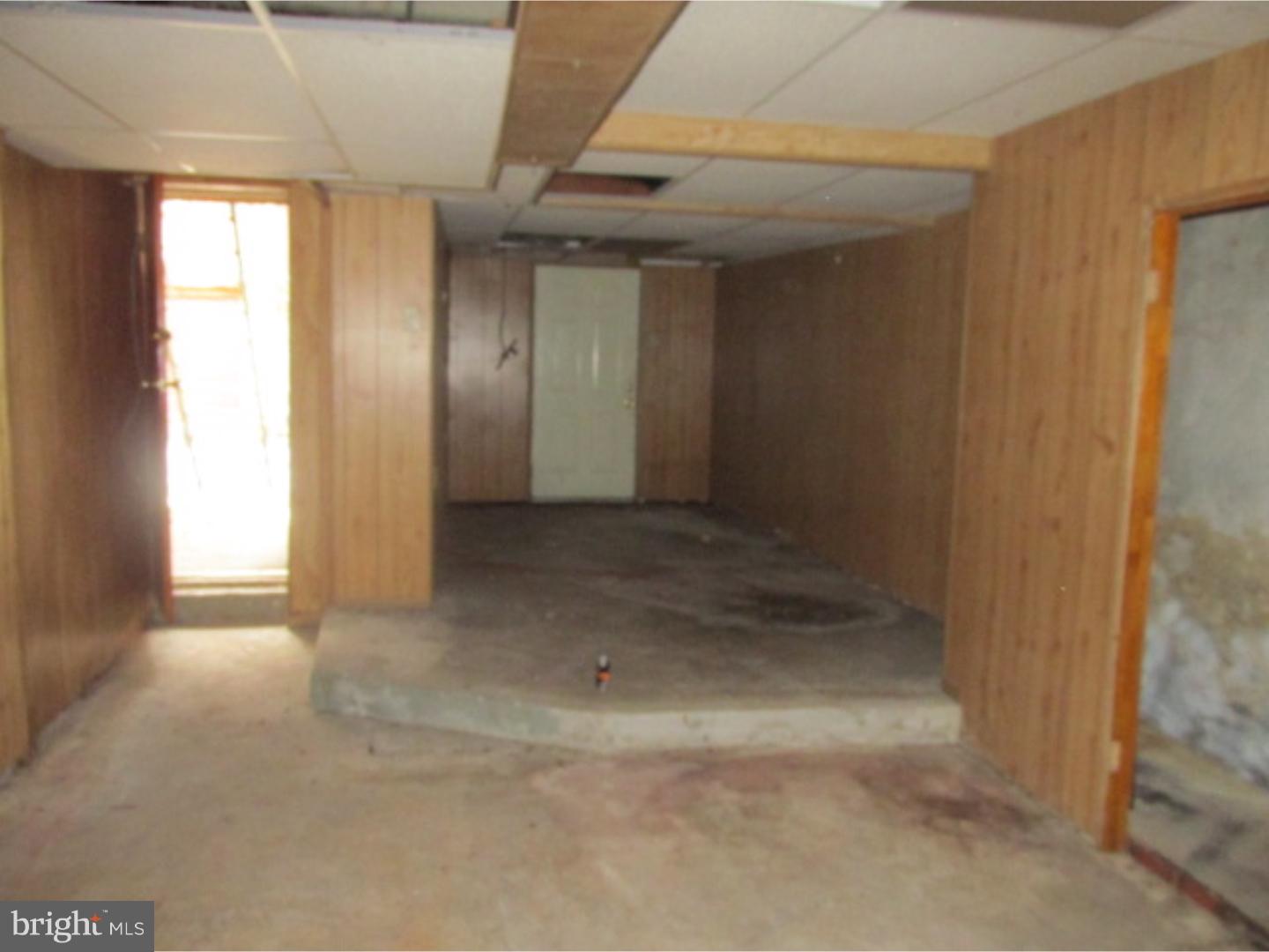 312 Huntley Road Upper Darby, PA 19082 - Photo 3 of 13