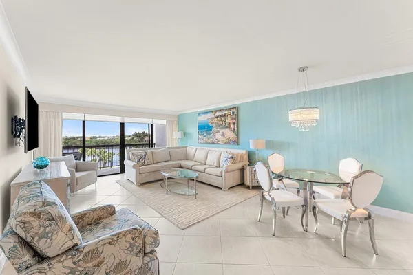 $5,500 | 4740 South Ocean Boulevard, Unit 507, Highland Beach, FL 33487