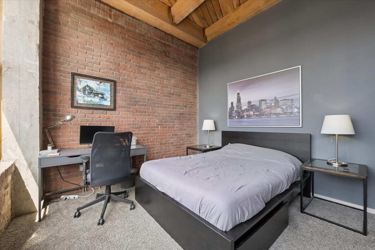 1040 West Adams Street, Unit 402 Chicago, IL 60607 - Photo 10 of 20