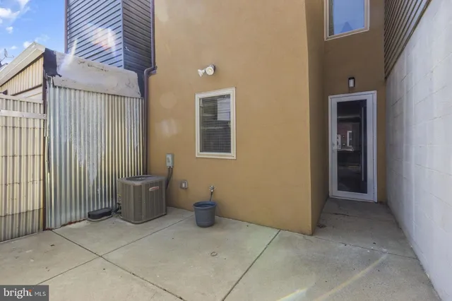 a view of a patio and entryway