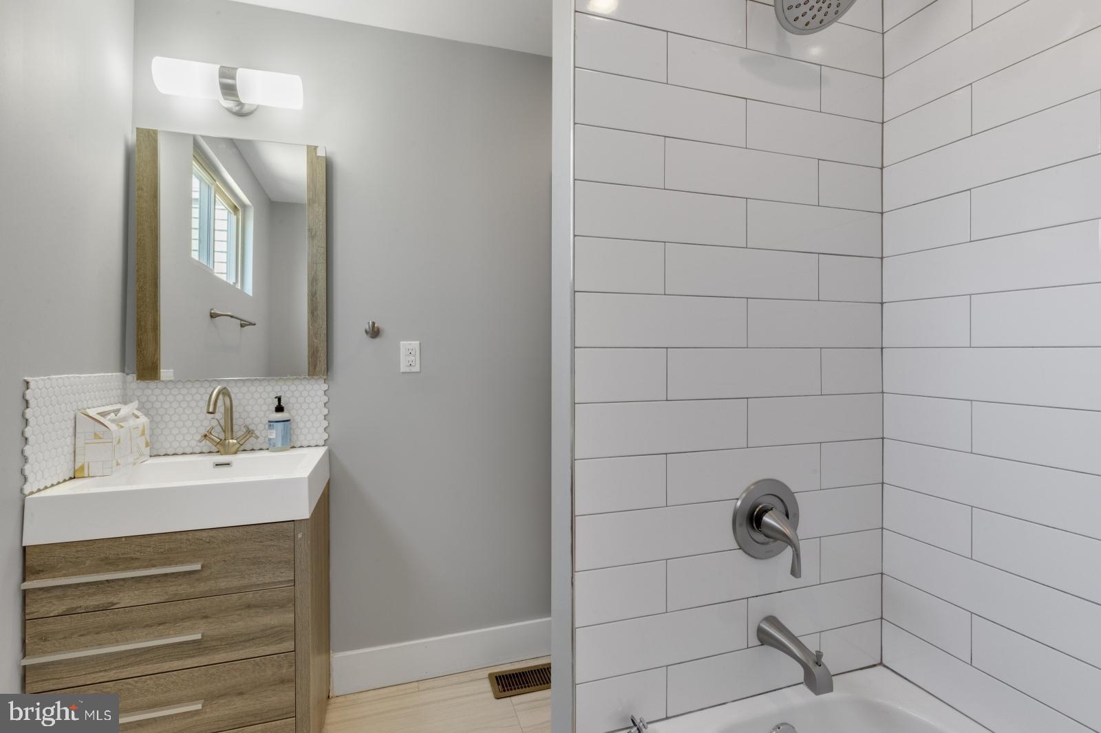 313 Mercy Street Philadelphia, PA 19148 - Photo 16 of 28