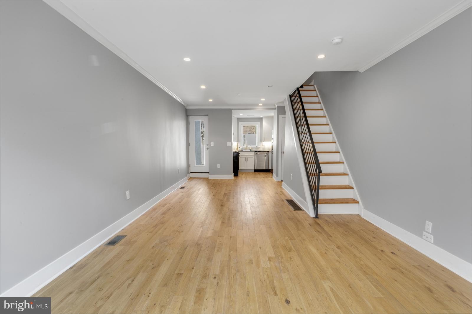 313 Mercy Street Philadelphia, PA 19148 - Photo 4 of 28