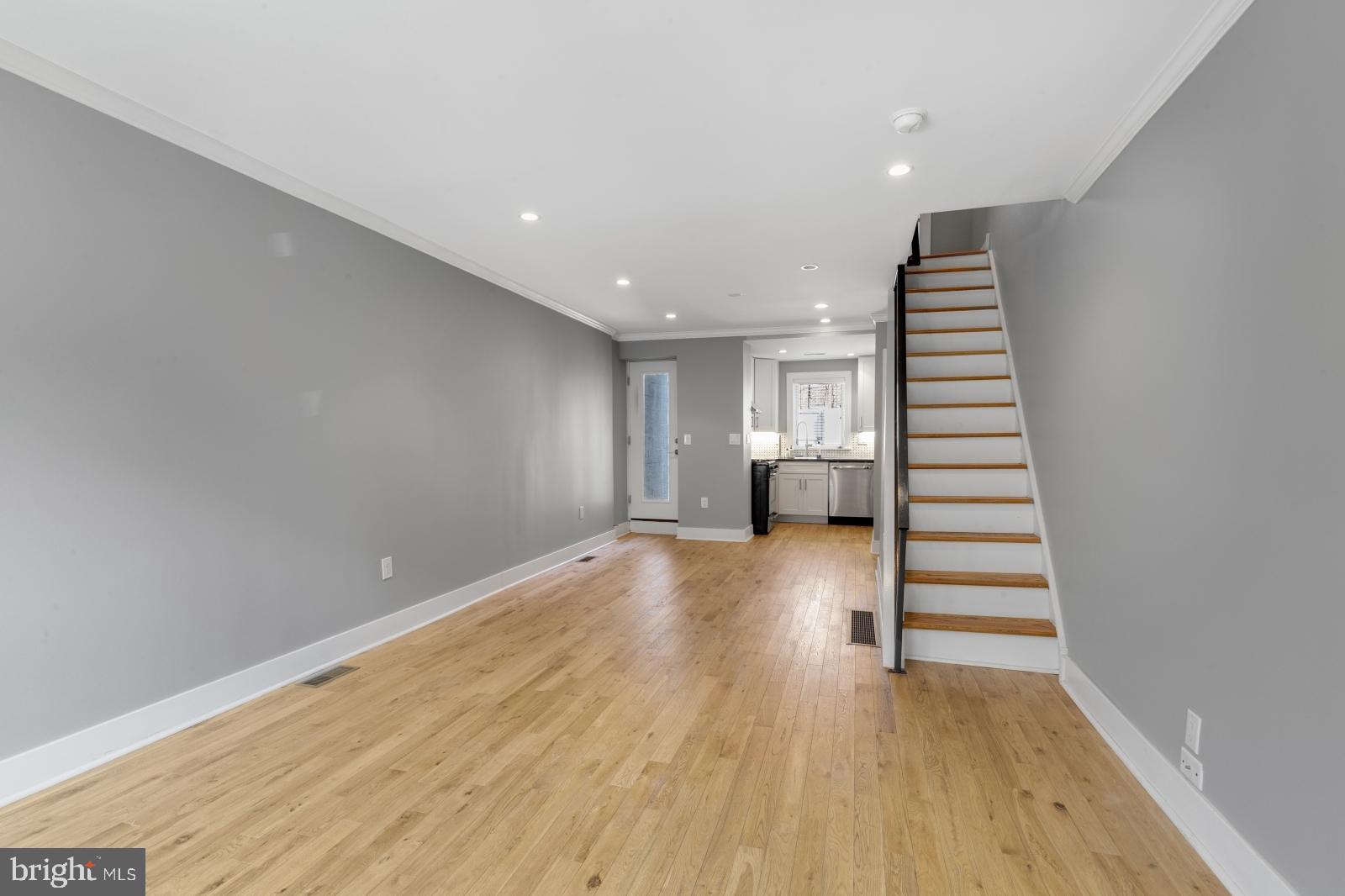 313 Mercy Street Philadelphia, PA 19148 - Photo 5 of 28