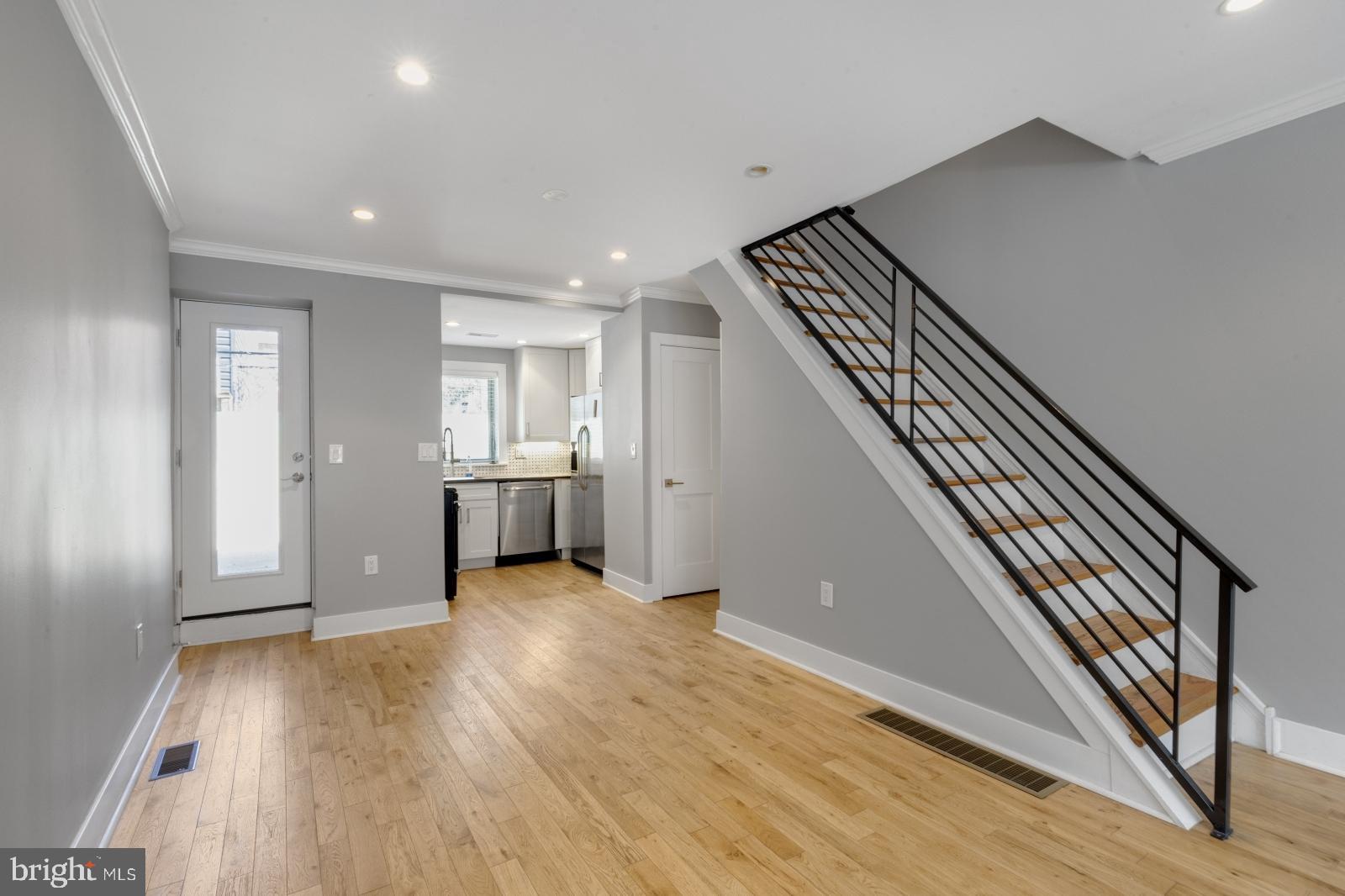 313 Mercy Street Philadelphia, PA 19148 - Photo 7 of 28