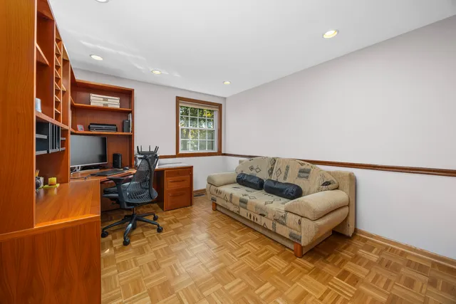 $450,000 | 571 Estate Drive, Buffalo Grove, IL 60089