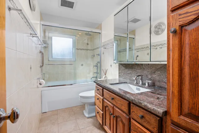 $450,000 | 571 Estate Drive, Buffalo Grove, IL 60089