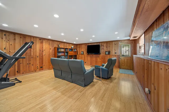 $450,000 | 571 Estate Drive, Buffalo Grove, IL 60089