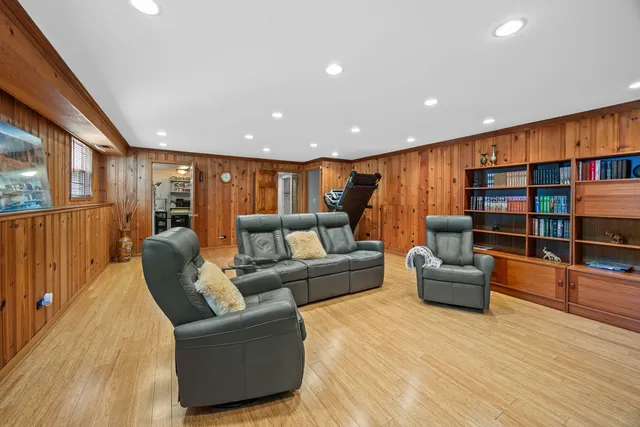 $450,000 | 571 Estate Drive, Buffalo Grove, IL 60089