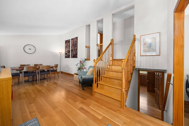 $450,000 | 571 Estate Drive, Buffalo Grove, IL 60089