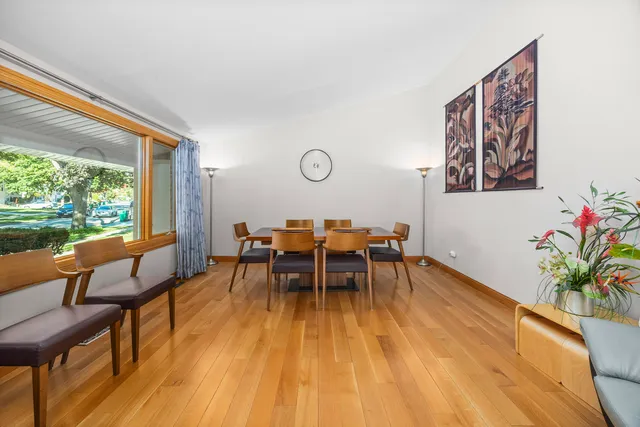 $450,000 | 571 Estate Drive, Buffalo Grove, IL 60089