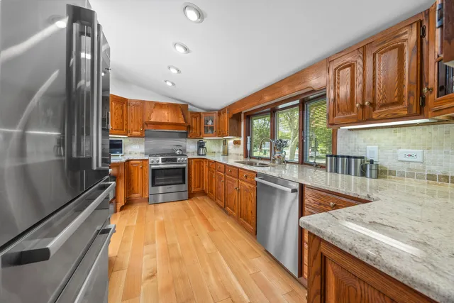 $450,000 | 571 Estate Drive, Buffalo Grove, IL 60089