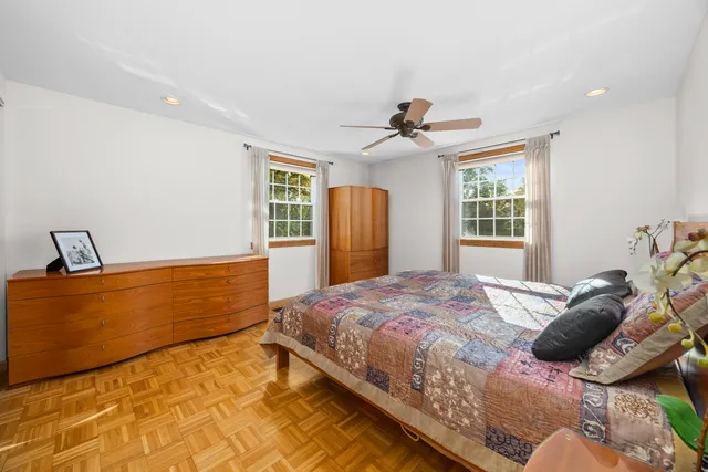 $450,000 | 571 Estate Drive, Buffalo Grove, IL 60089