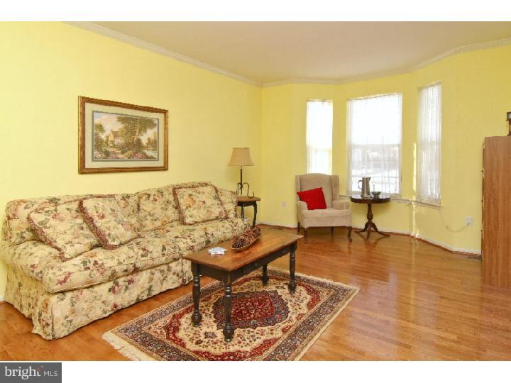 108 Sarah Drive Mickleton, NJ 08056 - Photo 3 of 25 Living Room