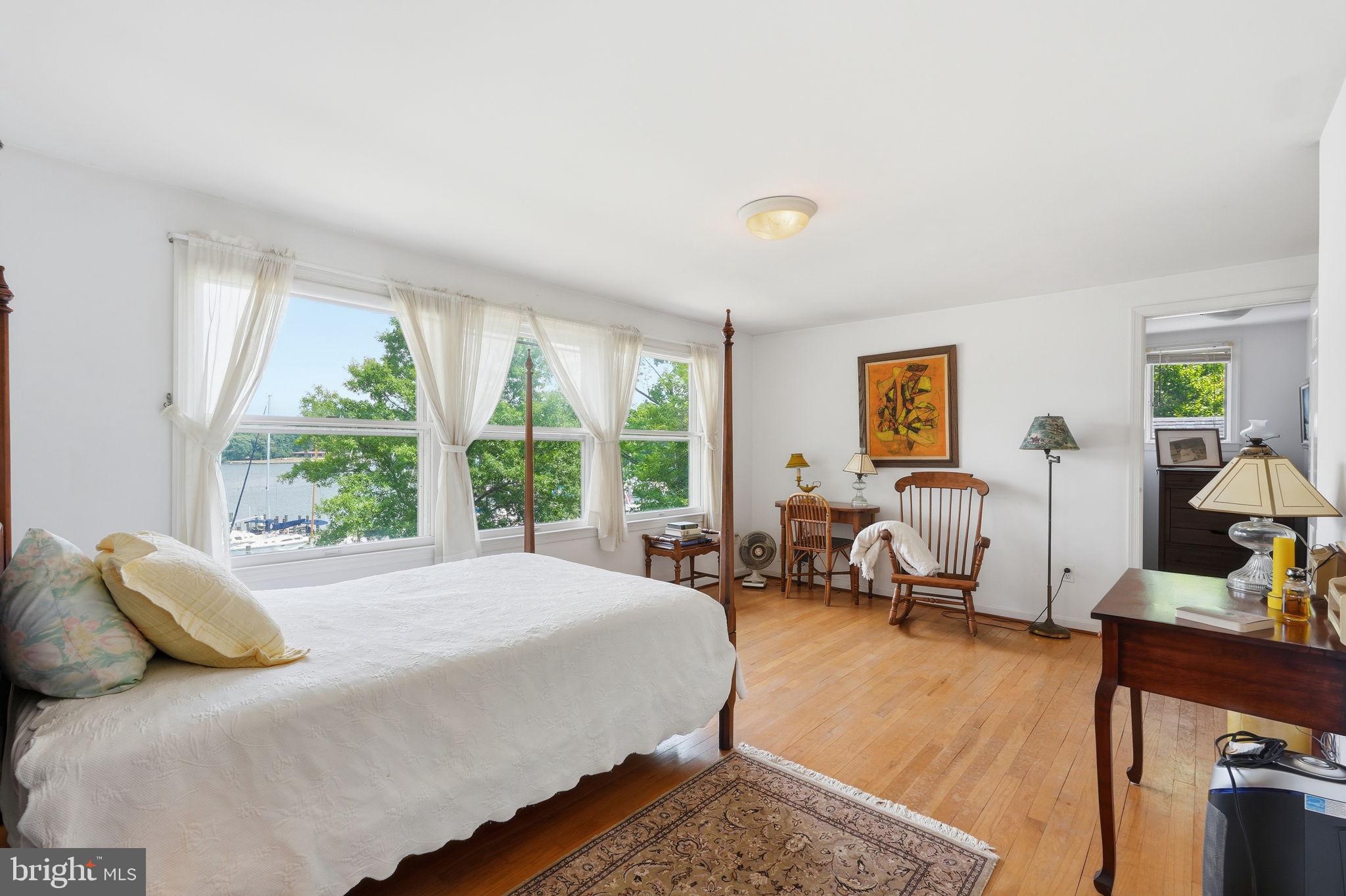 1668 Homewood Landing Road Annapolis, MD 21409 - Photo 27 of 38 Upper level en suite waterside bedroom