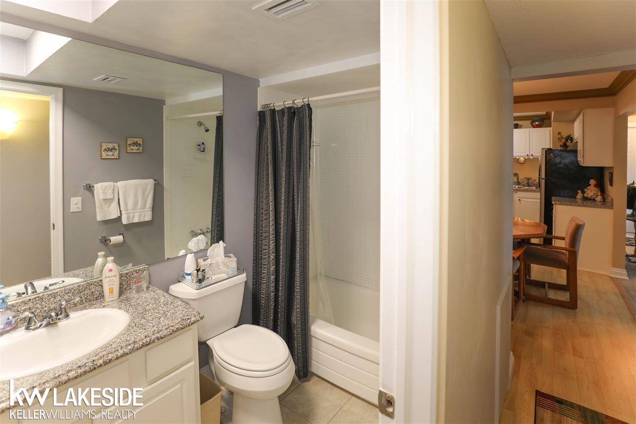 2309 Walton Boulevard, Unit 31 Rochester Hills, MI 48309 - Photo 21 of 23