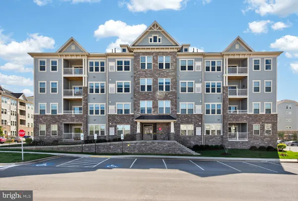 $420,000 | 5742 Meadowood Street, Unit 402, New Market, MD 21774