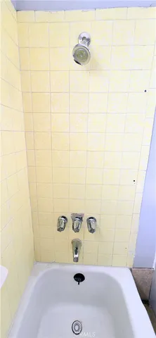 $2,000 | 1342 East 77th Place, Los Angeles, CA 90001