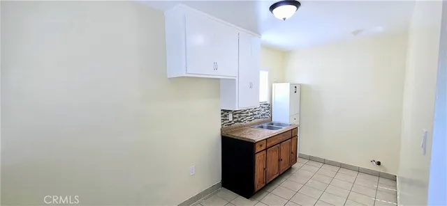 $2,000 | 1342 East 77th Place, Los Angeles, CA 90001