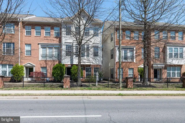 $3,395 | 2338 Huntington Station Court, Alexandria, VA 22303