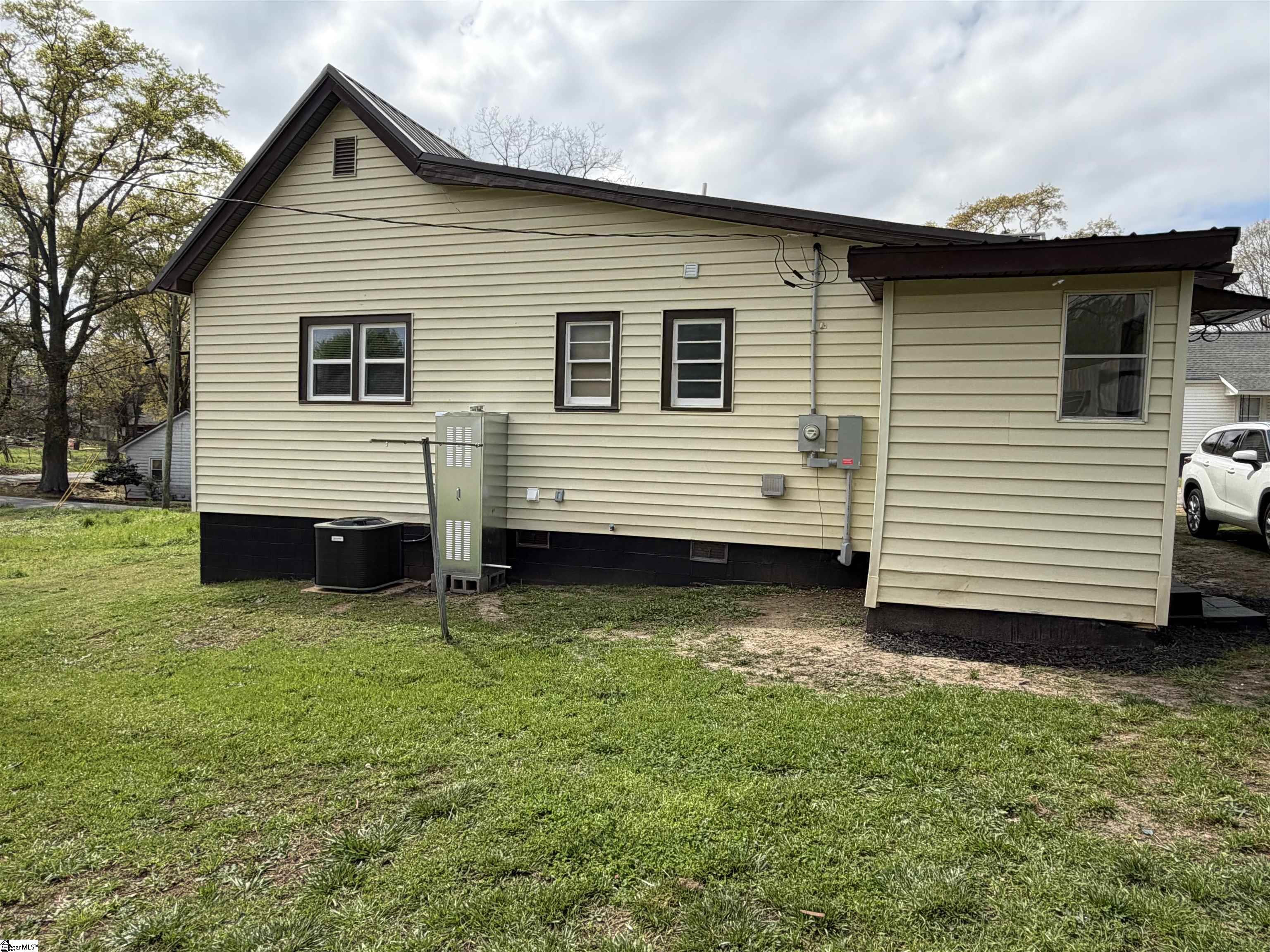 100 Boston Street Anderson, SC 29625 - Photo 6 of 50