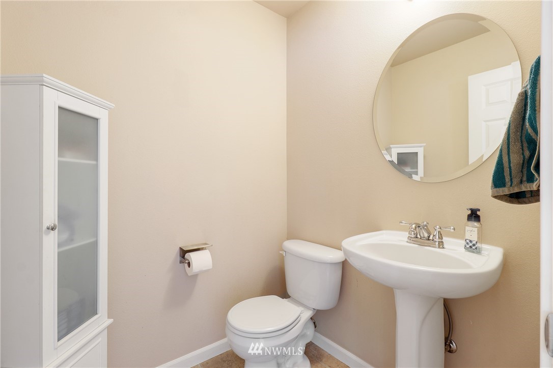 7050 Inlay Street Southeast Lacey, WA 98513 - Photo 9 of 29