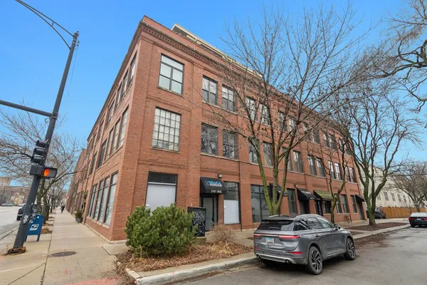 $574,900 | 2401 West Ohio Street, Unit 34, Chicago, IL 60612