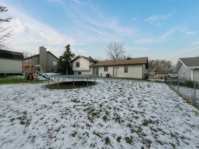 $349,900 | 5505 West Shore Drive, McHenry, IL 60050