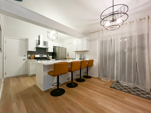 $349,900 | 5505 West Shore Drive, McHenry, IL 60050