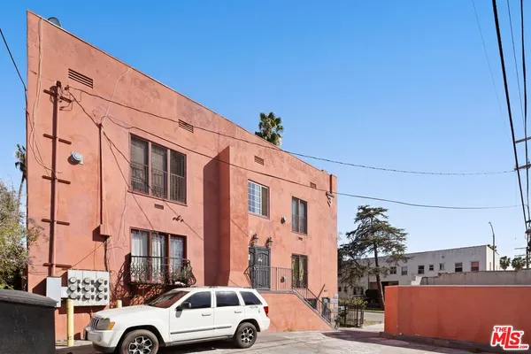 $1,700,000 | 101 North Kenmore Avenue, Los Angeles, CA 90004