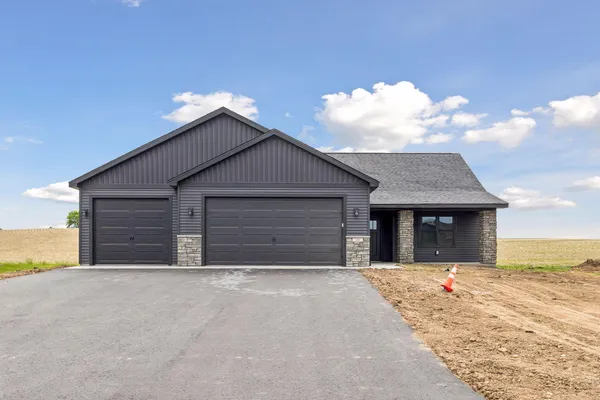 $419,900 | 480 Coyote Way, New Richmond, WI 54017