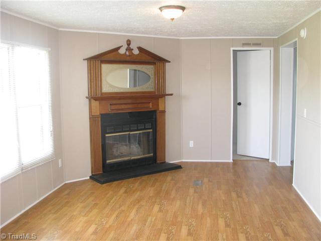 9083 Erect Road Seagrove, NC 27341 - Photo 6 of 14 Den/Family/Great Room.