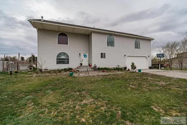 $620,000 | 2492 East 2100 North, Hamer, ID 83425