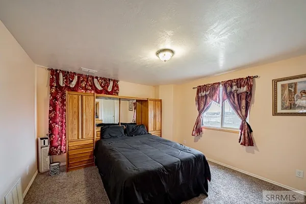 $620,000 | 2492 East 2100 North, Hamer, ID 83425