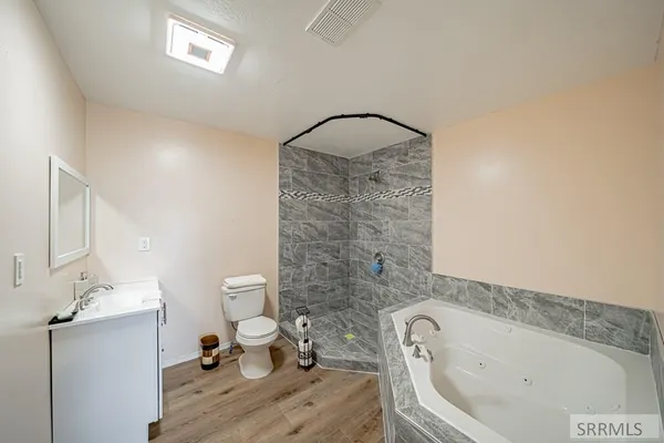 $620,000 | 2492 East 2100 North, Hamer, ID 83425