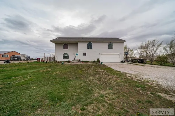 $620,000 | 2492 East 2100 North, Hamer, ID 83425