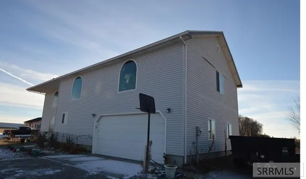 $620,000 | 2492 East 2100 North, Hamer, ID 83425