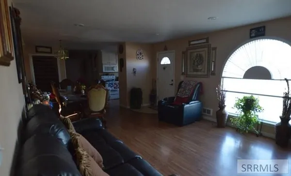 $620,000 | 2492 East 2100 North, Hamer, ID 83425