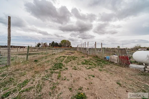 $620,000 | 2492 East 2100 North, Hamer, ID 83425