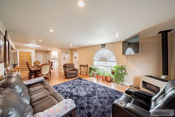 $620,000 | 2492 East 2100 North, Hamer, ID 83425