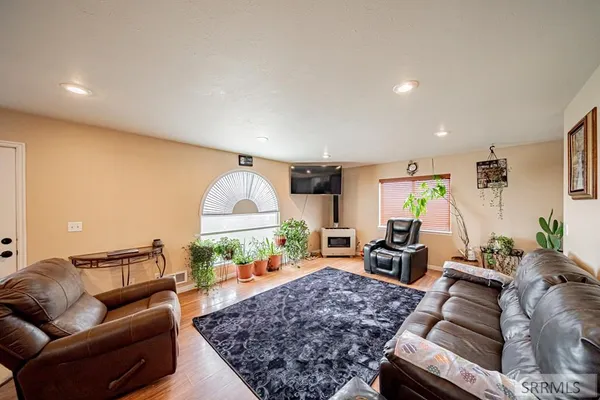 $620,000 | 2492 East 2100 North, Hamer, ID 83425