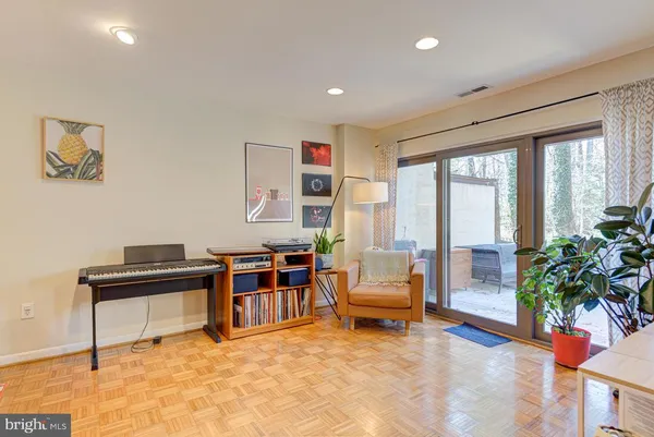 $3,100 | 11621 Newbridge Court, Reston, VA 20191