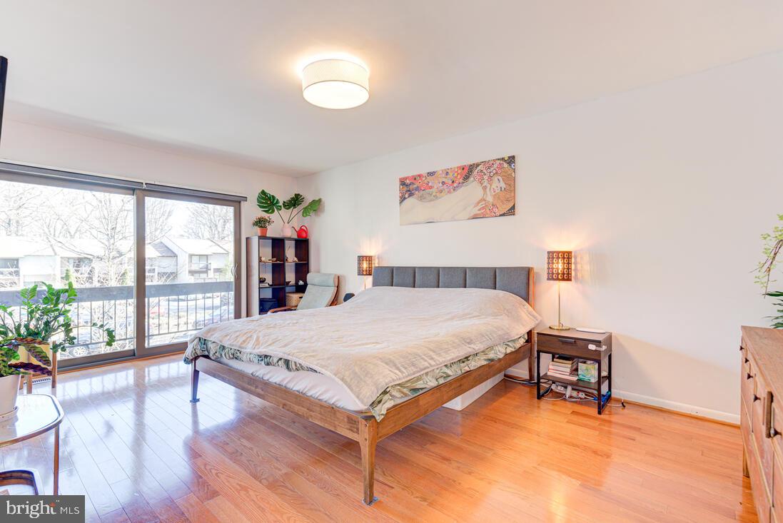 11621 Newbridge Court Reston, VA 20191 - Photo 22 of 43 Primary Bedroom