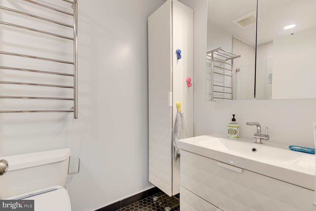 11621 Newbridge Court Reston, VA 20191 - Photo 27 of 43 Updated Primary bathroom