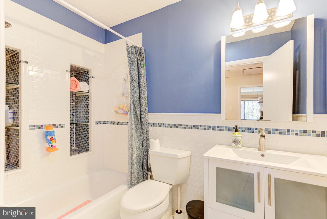 11621 Newbridge Court Reston, VA 20191 - Photo 36 of 43