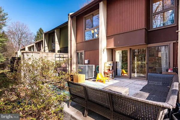 $3,100 | 11621 Newbridge Court, Reston, VA 20191